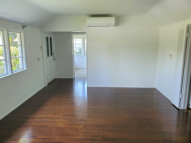 Photo - 8533 Rosewood Ave