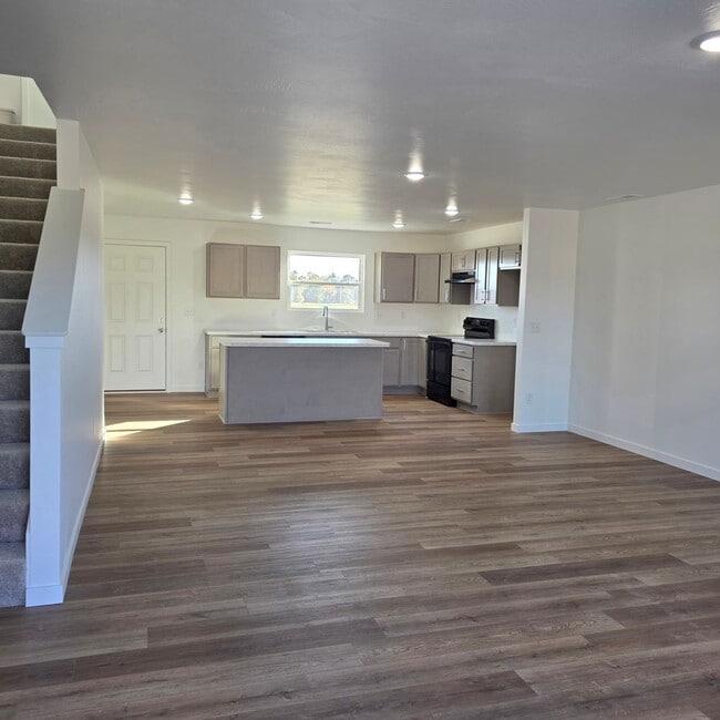 Photo - Brand New 4 Bedroom Home