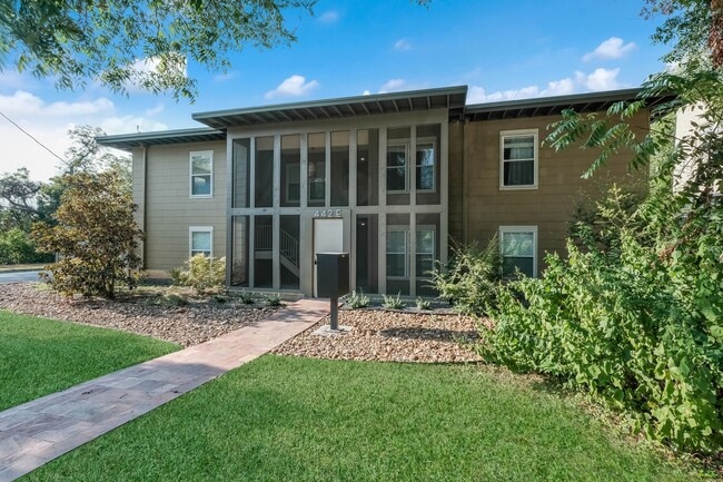 Photo - Renovated 1/1 Mid-Century Gem in Historic ... Unit C