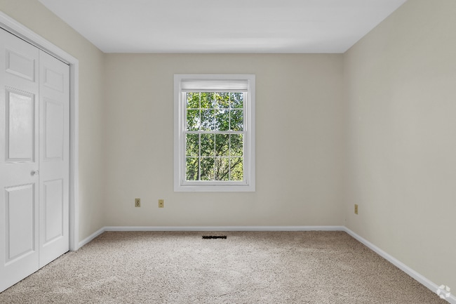 Building Photo - 62 Manorwood Dr Rental