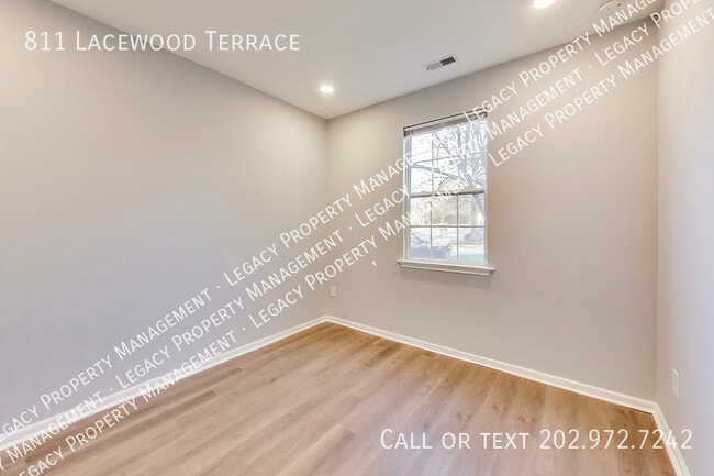 Photo - 811 Lacewood Terrace