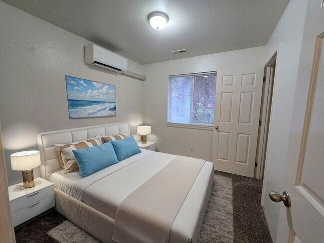 Photo - 1918 SE Douglas Ave