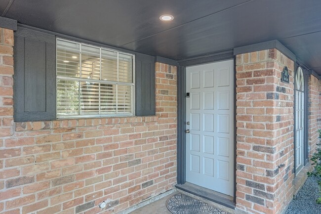 3402 Gary Ln