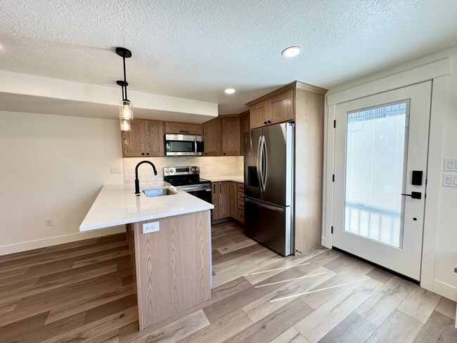 Photo - 698 S Lake View Dr