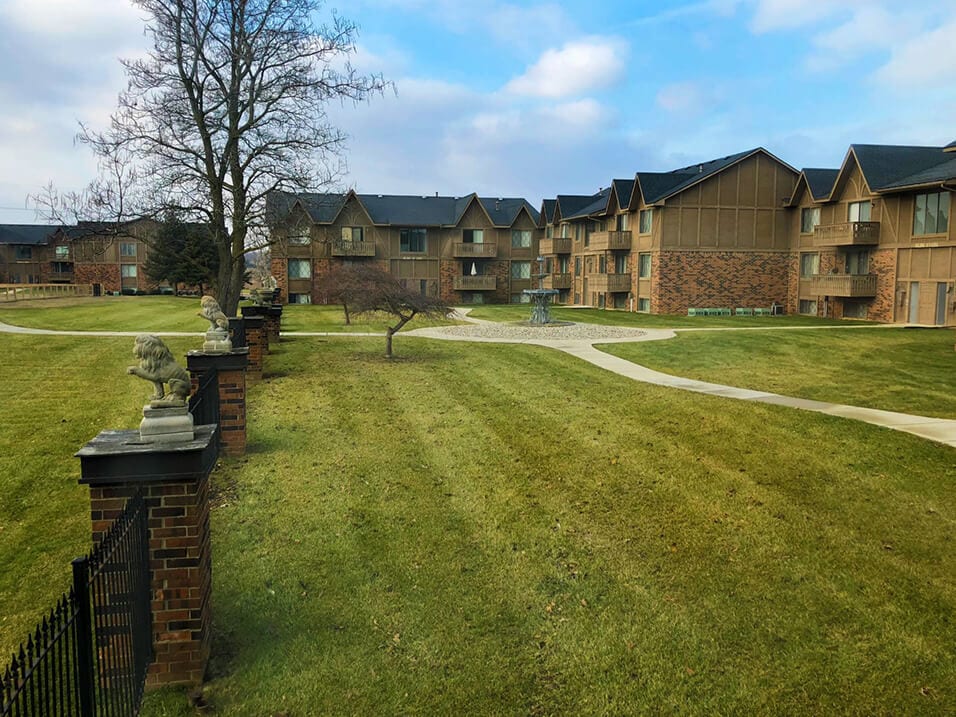 Stonehenge Gates Apartments For Rent In Flint Mi Forrent Com Stonehenge Gates Apartments For Rent In Flint Mi Forrent Com