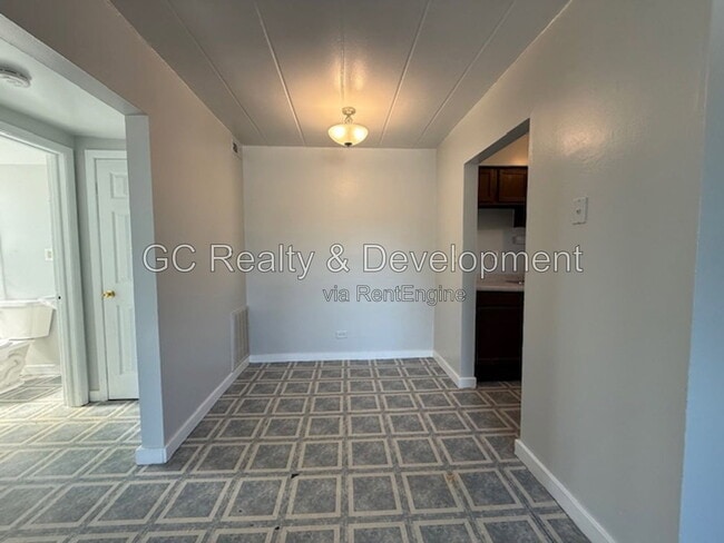Photo - 332 Wilson Ave Unit E
