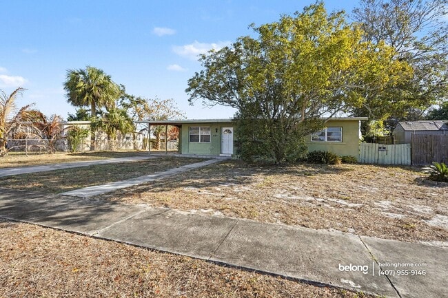 Photo - 865 Canada St NE