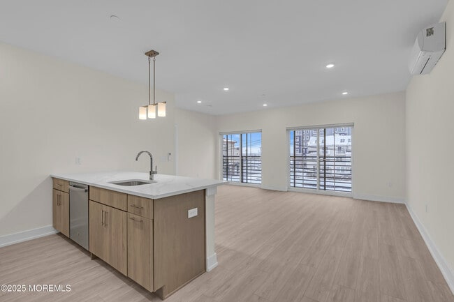 Photo - 19 Carr Ave Unit 211