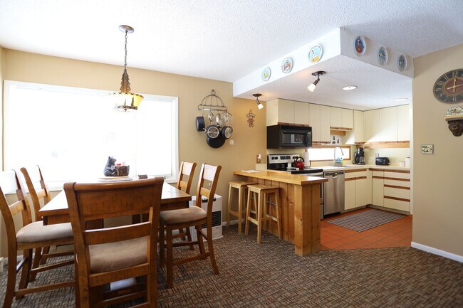 Photo - Seasonal 6 Month Lease Available! $1,700/ mo Charming Two-Bedroom Condo in Waterville, NH!
