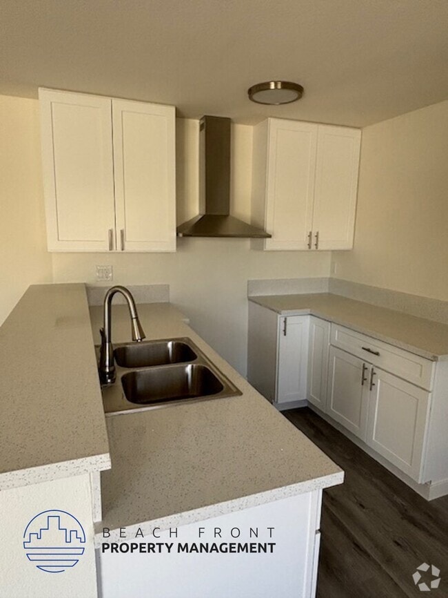 Building Photo - 875 N Olive St Rental