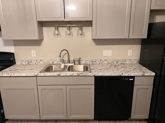 Photo - 2 bedroom duplex for rent - Available Now