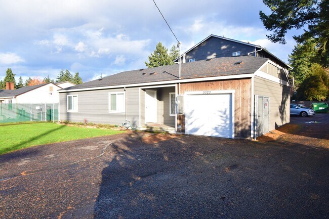 Photo - 5320 SE 122nd Ave Unit House
