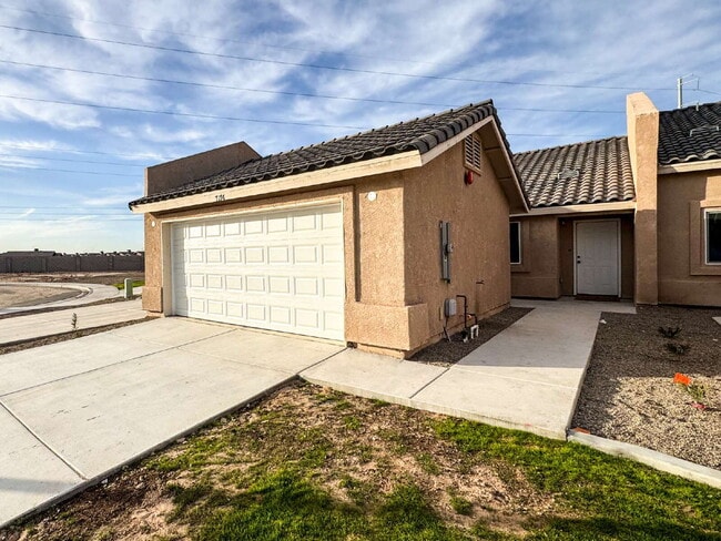 Photo - "Charming 3-Bedroom, 2 Bathroom Home in Yuma!"