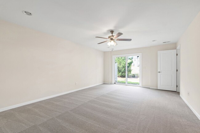 Photo - Beautifully Maintained 4BR/3.5BA End-Unit ...