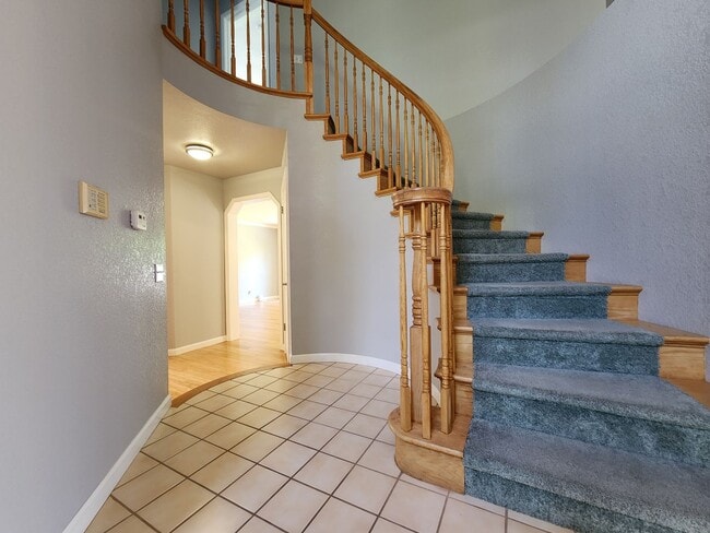 Photo - Spacious 4 Bed / 3 Bath Windsor Home