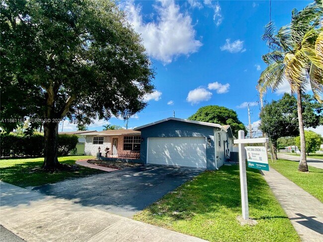 Photo - 4801 Washington St