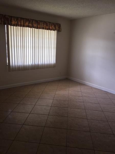 Photo - 411 SE 8th St Unit 127