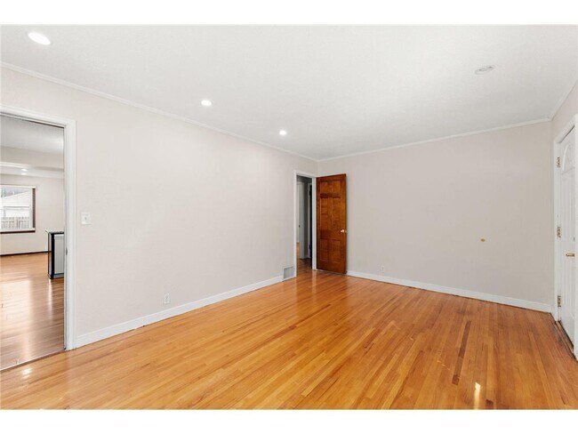 Photo - 3108 Maryland Ave S