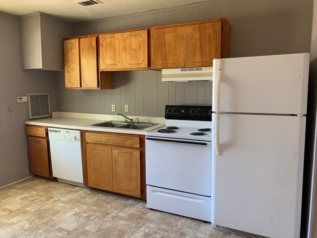Cedar Pointe Apartments