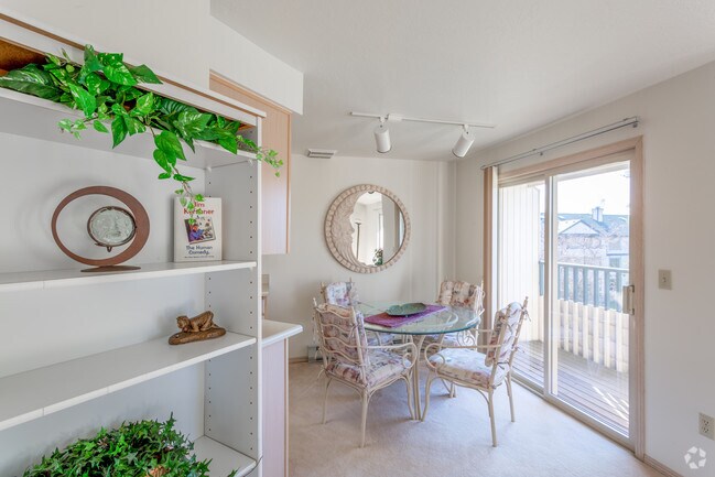 1BR, 1BA - 660 SF