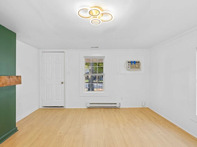 Photo - 532 E Iredell Ave Unidad A Rental