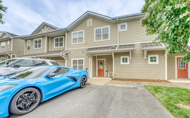 Building Photo - Fletcher condo, 2 bedrooms/2 Bathrooms wit...