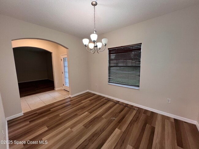 Photo - 774 Alfonso Ave SE