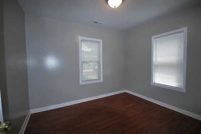 Photo - 18507 Lennane St