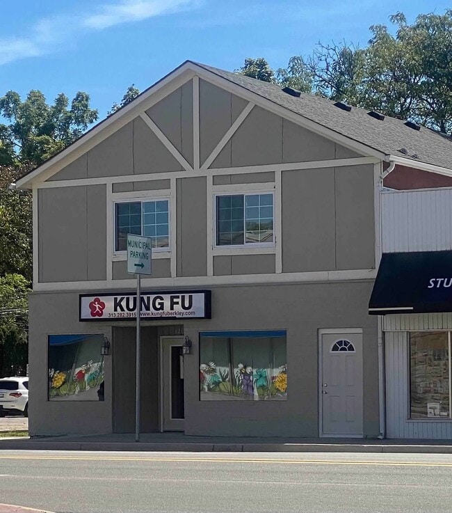 Photo - 3209 Twelve Mile Rd Unit Upper - Furnished