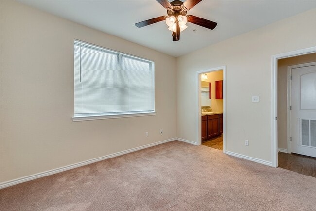 Photo - 1915 Dartmouth St Unit 4035