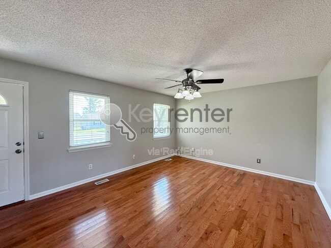 Photo - 103 Cedar Tree Ln