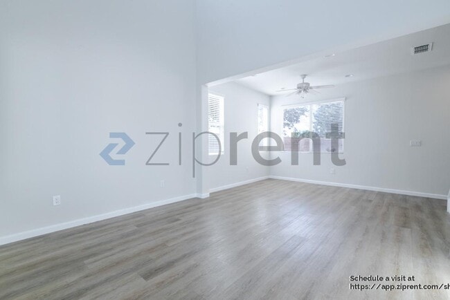 Photo - 3301 Myna Way