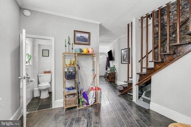 Photo - 2567 Kern St