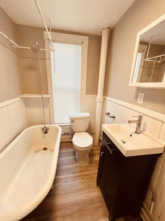 Photo - 153 Horton St