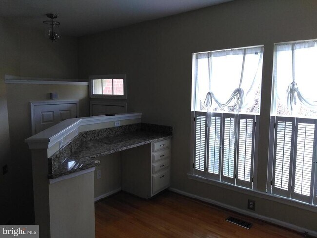 Photo - 1384 Park Garden Ln