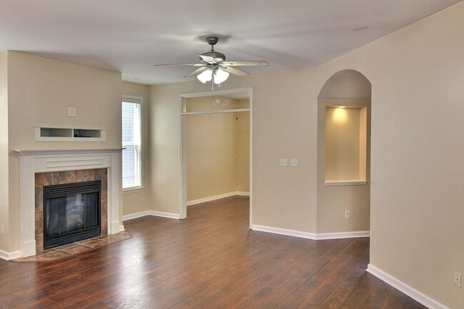 Photo - 1368 Island Town Dr