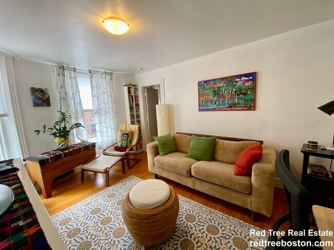 Photo - 17 Perry St Unit 2.5Bed 1-bathU2 Brookline