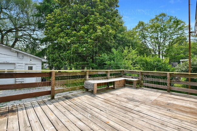 Photo - 1733 McDonald Ln