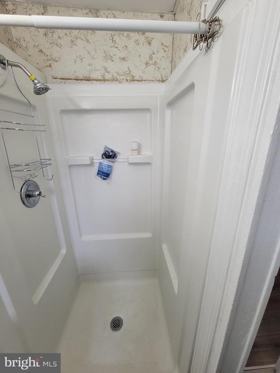 Photo - 835 W Marshall St