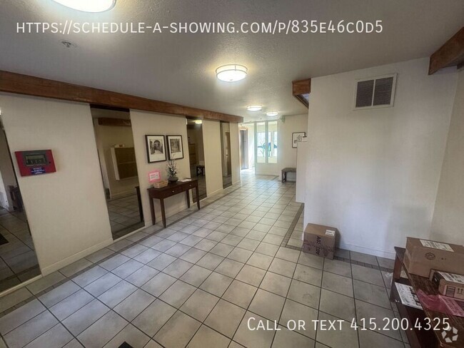 Building Photo - Bright & Modern 2 Bed, 2.5 Bath Condo in O...