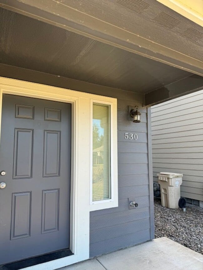 Photo - 2 Bedroom Townhouse with a fenced backyard!