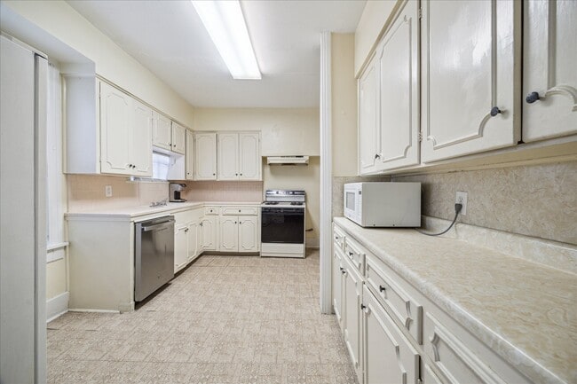 Photo - 2113 Berry St