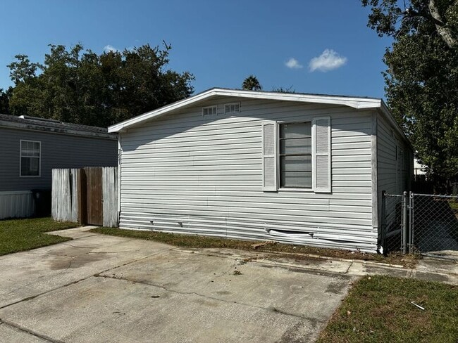 Building Photo - 7621 Sunwood Dr Rental