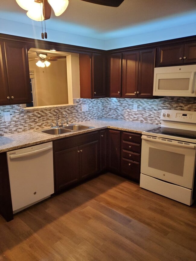 Photo - 2 Bedroom, 1 Bath Single Family Home in Clinton, IA