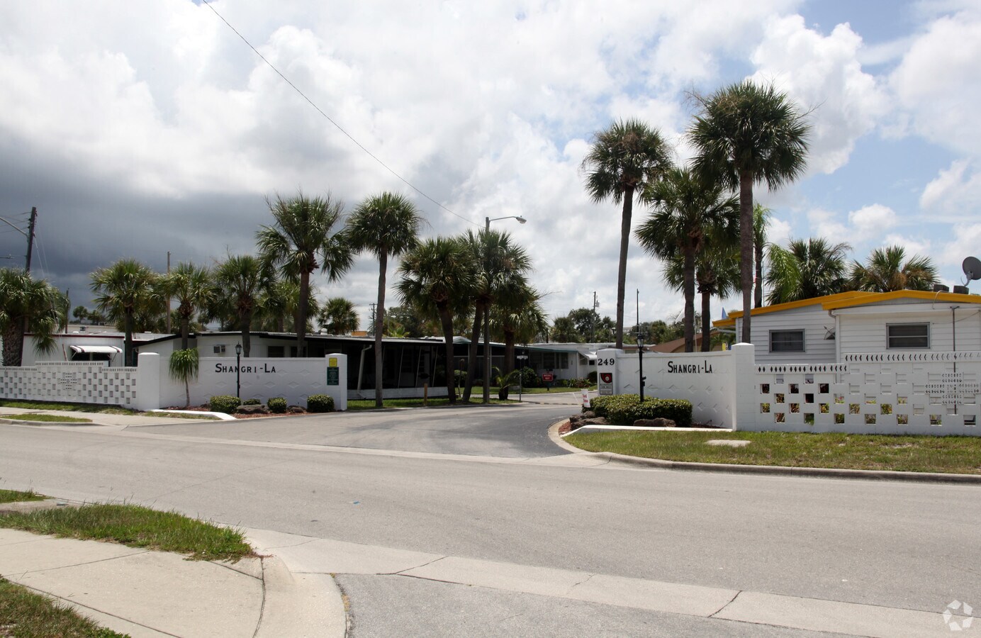 Photo - Shangri La Apartments