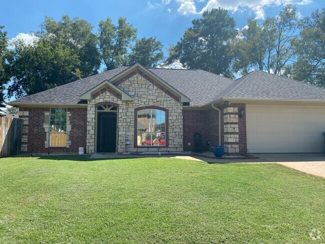 Building Photo - 906 Mockingbird Ln Rental