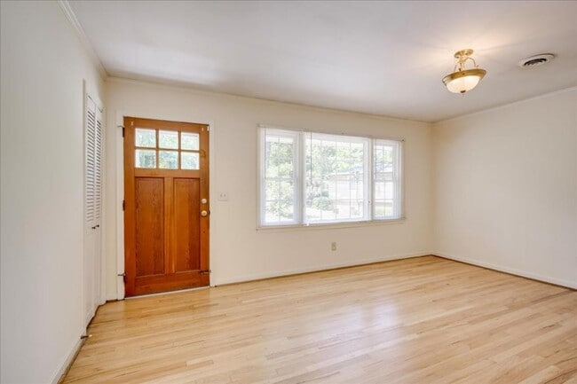 Photo - 552 Whitehead Dr