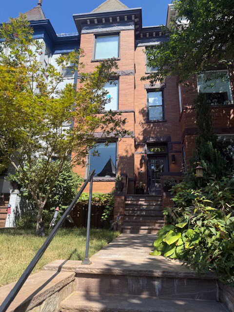 Photo - 2233 1st St NW