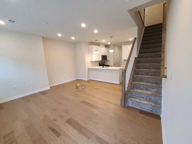 Photo - 622 Sadie Cir