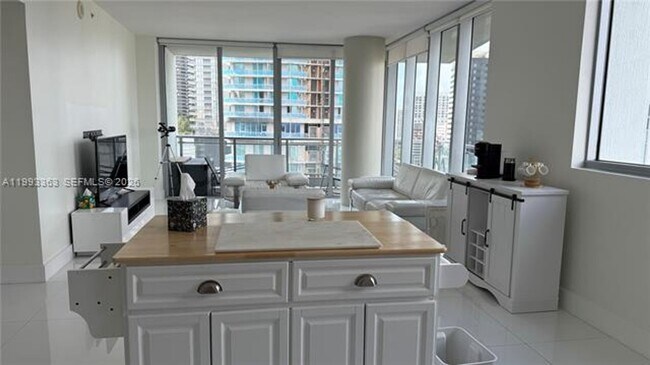 Photo - 92 SW 3rd St Unit 92 SW 3rd St # 1505